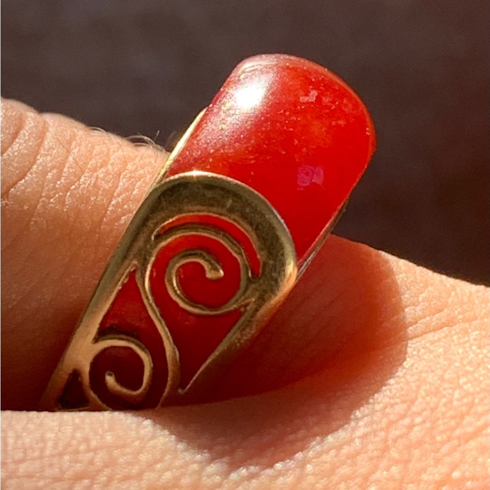 14kt yellow gold Red Jade Ring - Picture 8 of 11